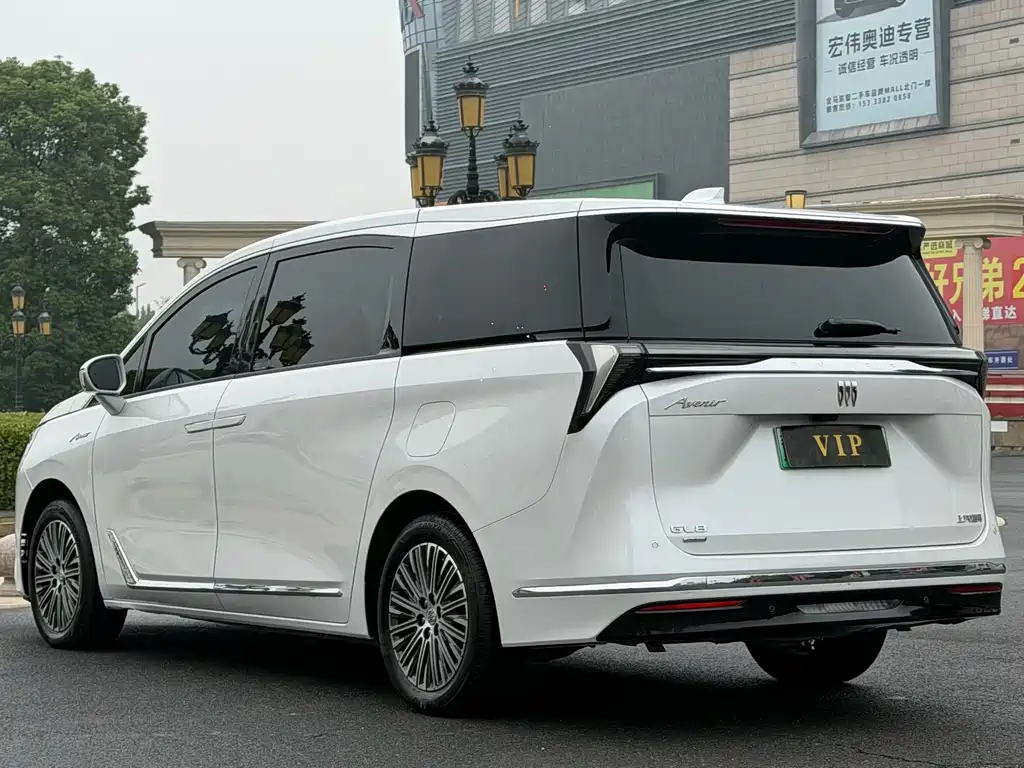 Buick GL8 Hybrid — миниатюра 7