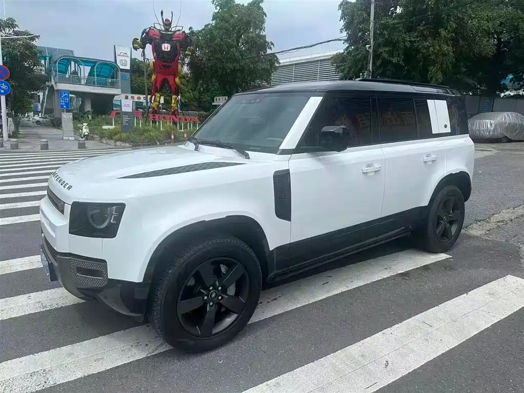 Land Rover Defender 2023