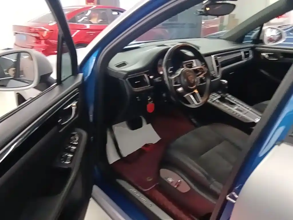 Porsche Macan — миниатюра 16