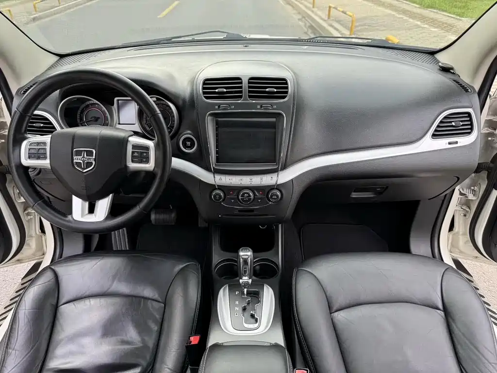 Dodge Journey — миниатюра 8
