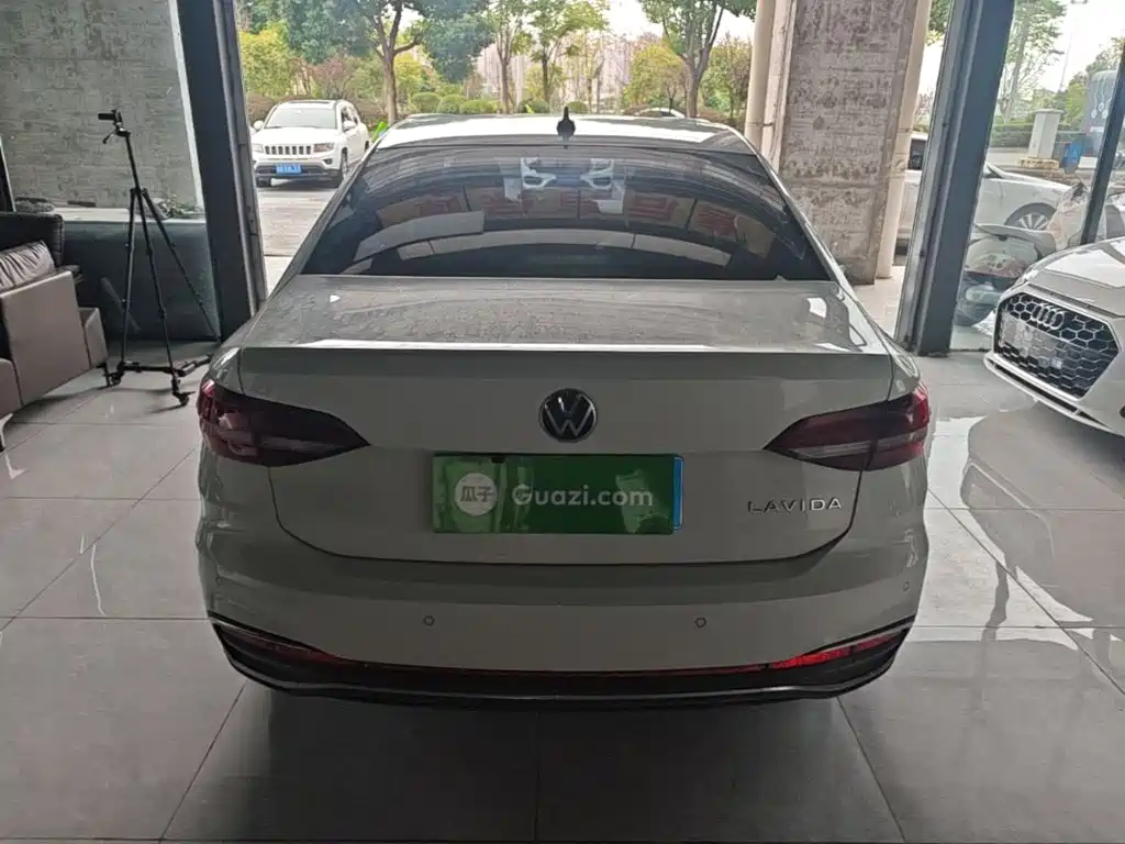 Volkswagen Lavida — миниатюра 6