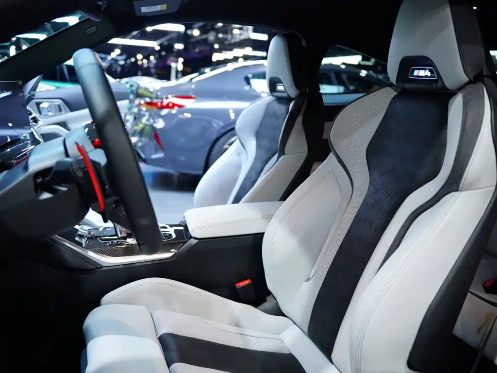 BMW M4 — миниатюра 12