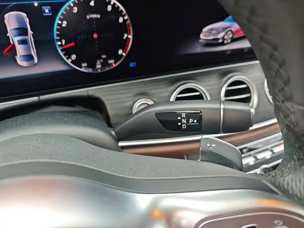 Mercedes-Benz E-Class — миниатюра 14