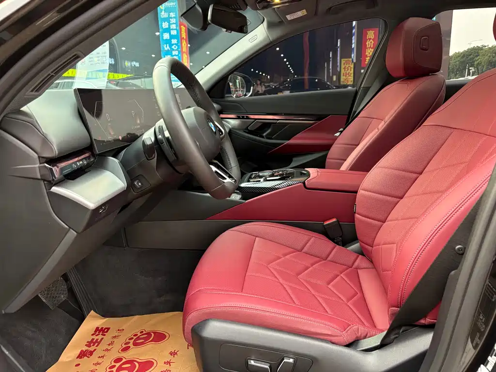BMW 5 Series — миниатюра 11