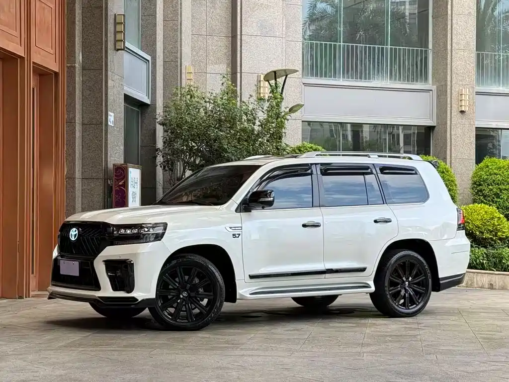 Toyota Land Cruiser 2018 5.7L GX-R