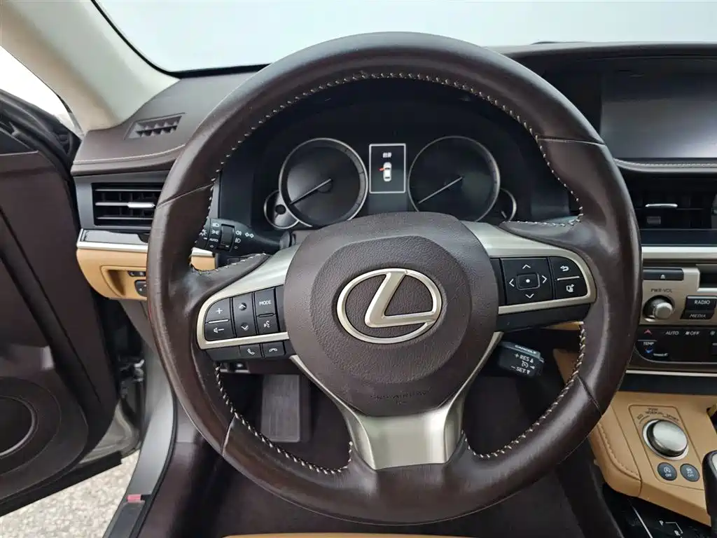 Lexus ES — фотографии объявления, Фото 11