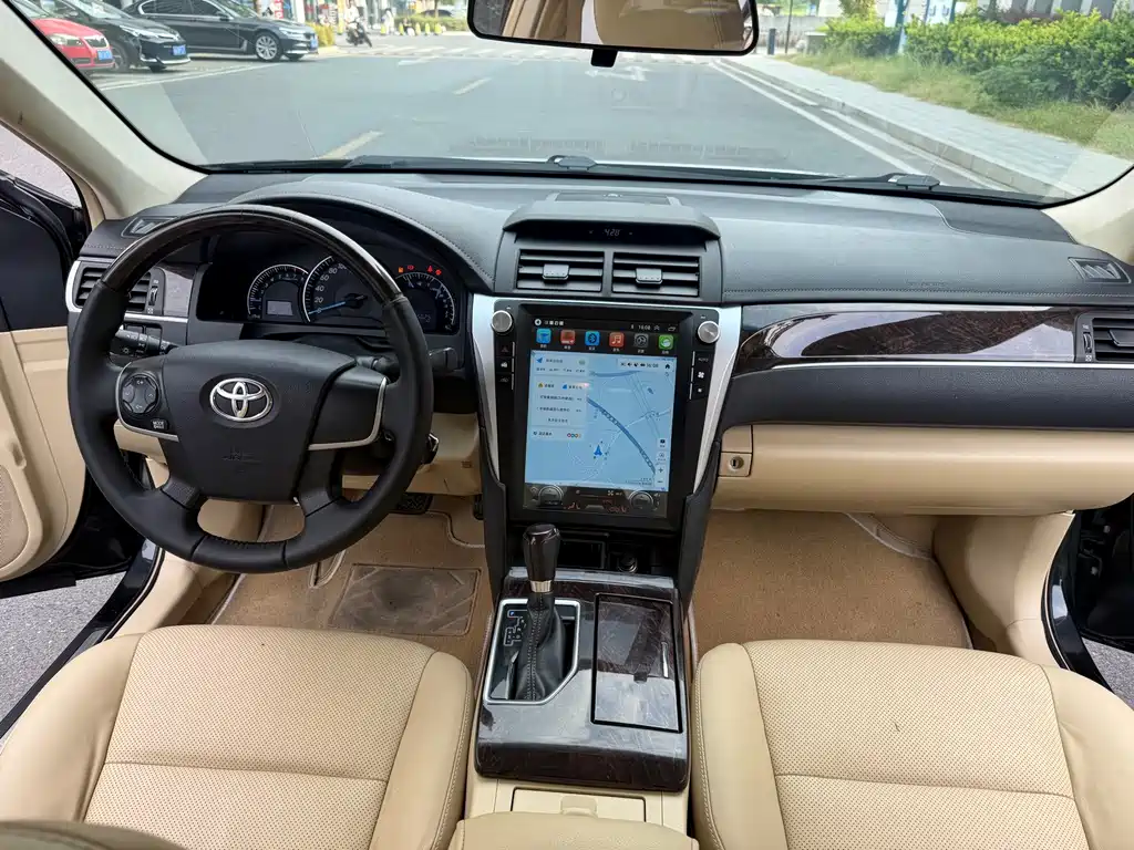 Toyota Camry — миниатюра 14