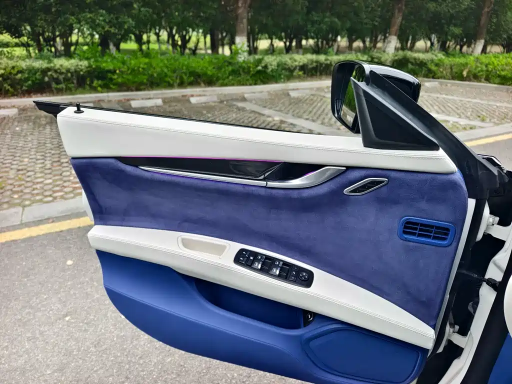 Maserati Ghibli — миниатюра 6