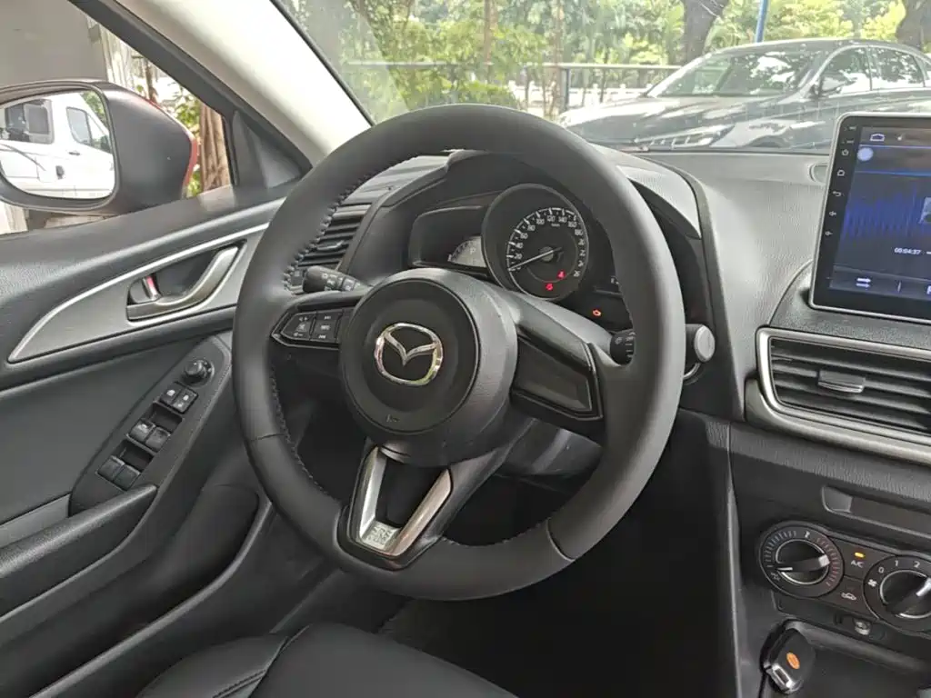 Mazda 3 Axela — миниатюра 11
