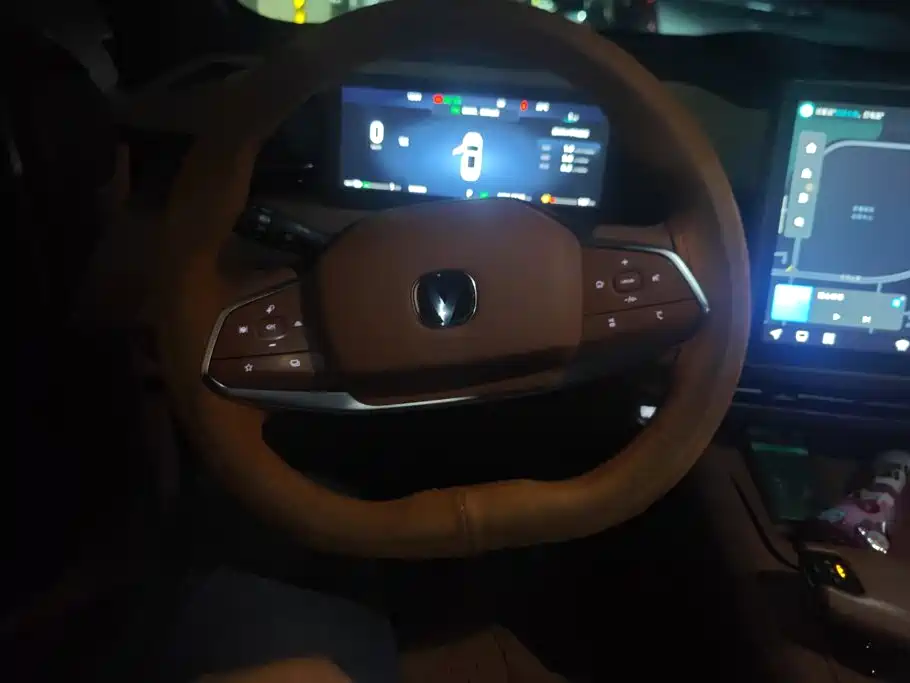 Changan UNI-Z New Energy — миниатюра 15