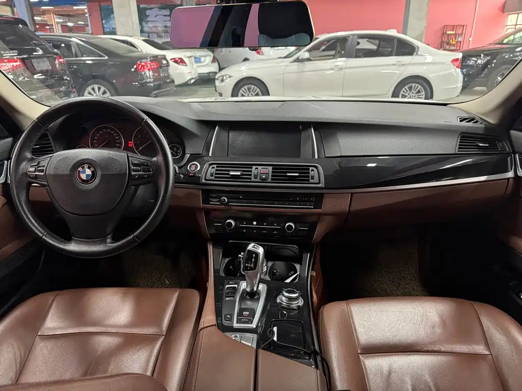 BMW 5 Series — миниатюра 15