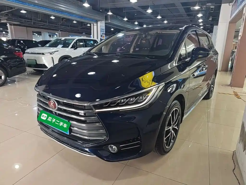 BYD MAX