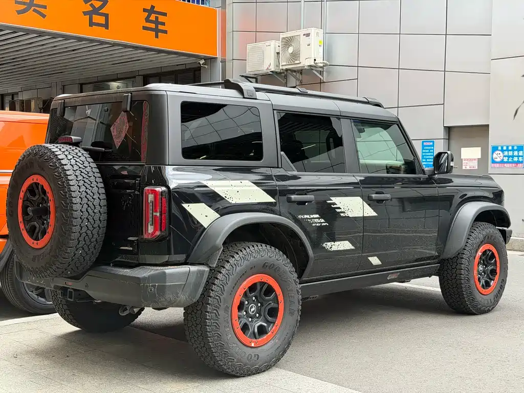 Ford Bronco — миниатюра 4