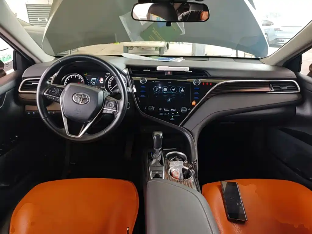 Toyota Camry — миниатюра 10