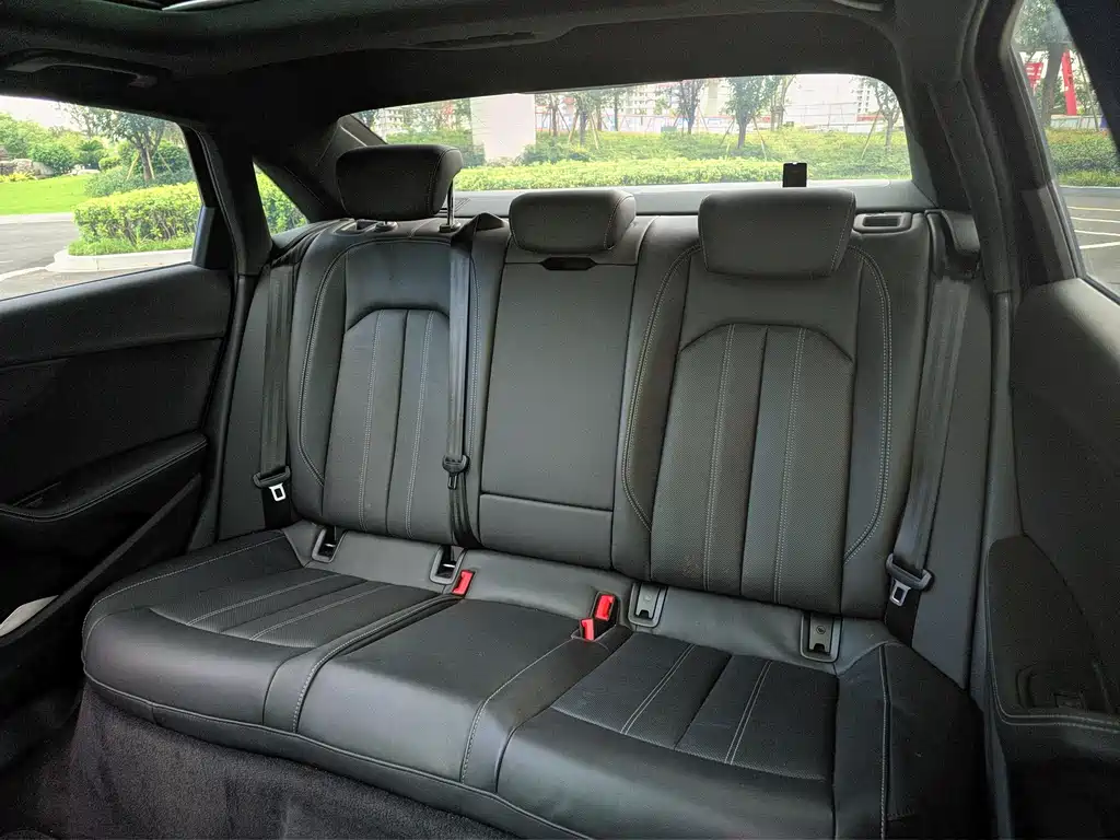 Audi A4L — миниатюра 11