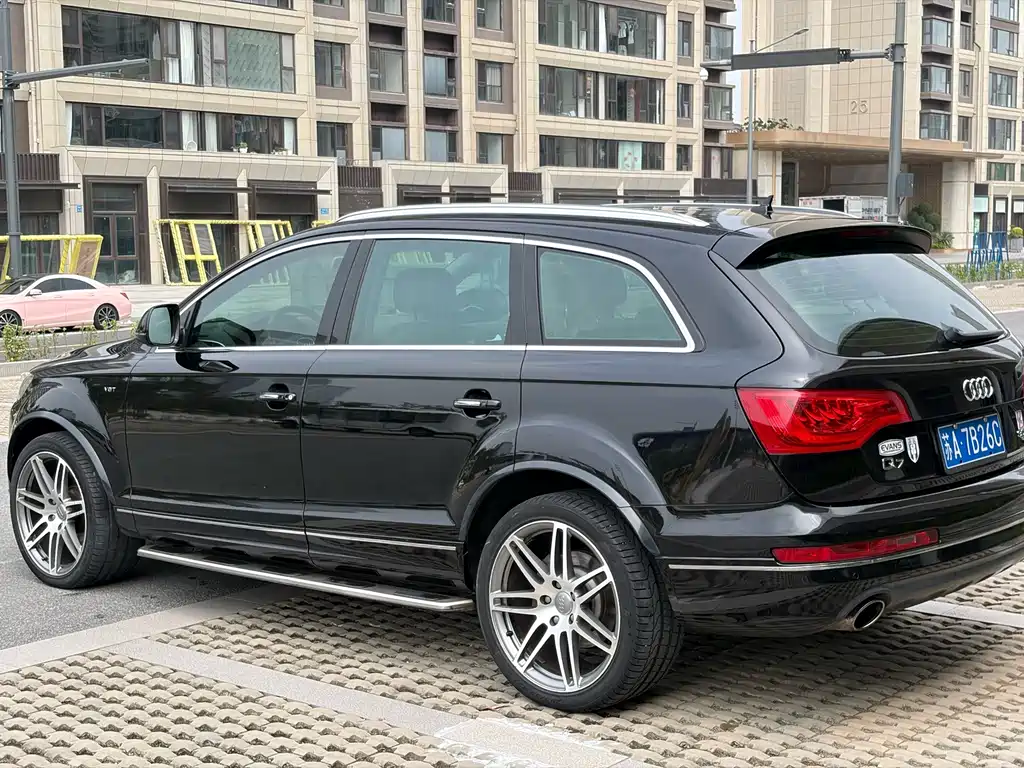 Audi Q7 — миниатюра 6