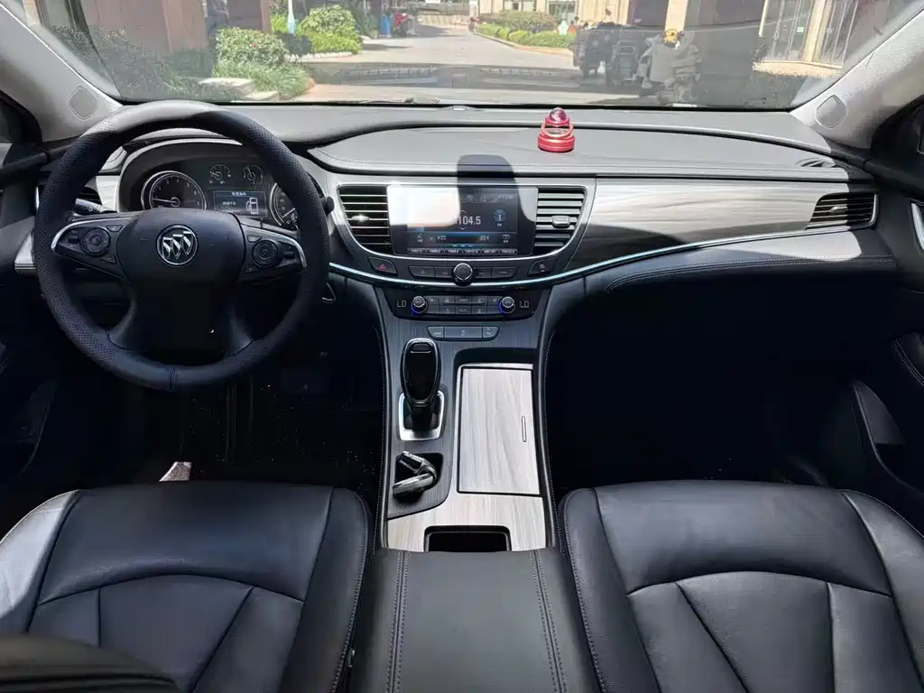 Buick LaCrosse — миниатюра 5