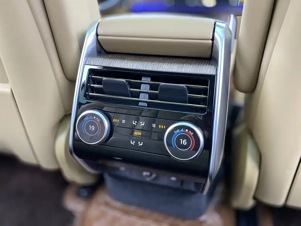 Land Rover Range Rover — миниатюра 24
