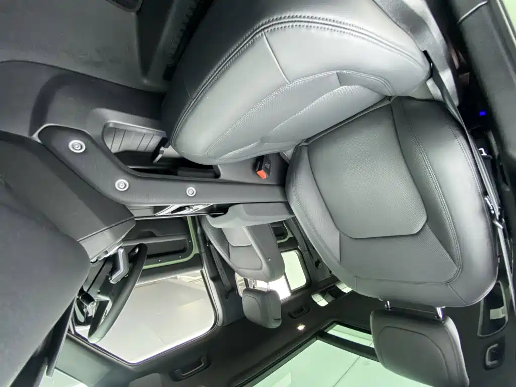 Land Rover Defender — миниатюра 31