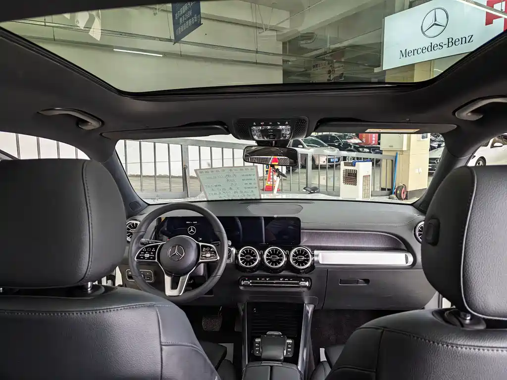 Mercedes-Benz GLB — миниатюра 9