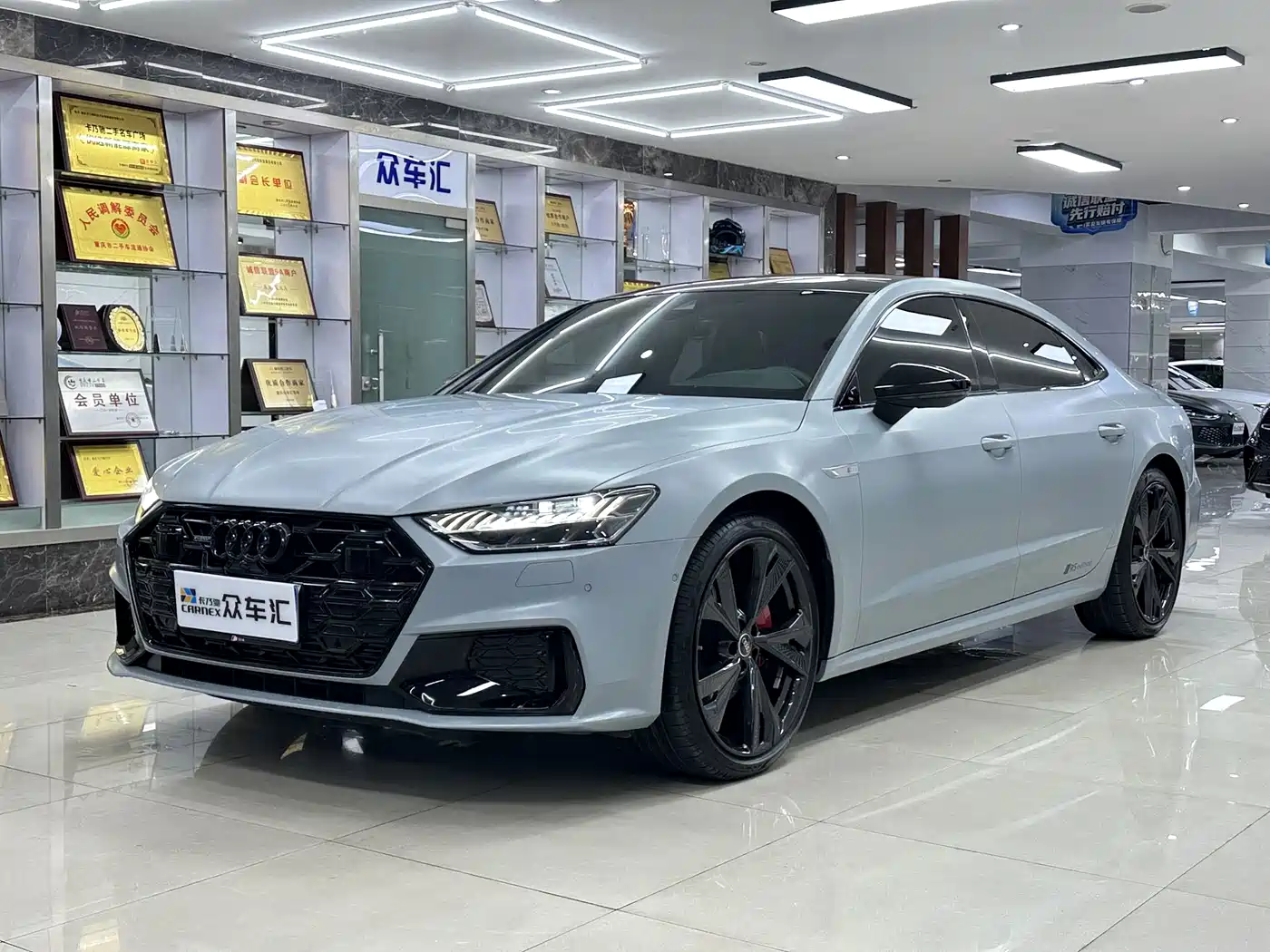 奥迪A7L 2024款 45 TFSI quattro RS 套件竞速版 2024