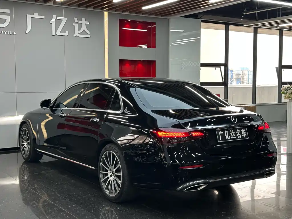 Mercedes-Benz E-Class — миниатюра 15