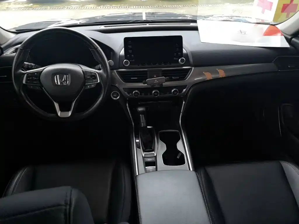Honda Accord 2018 260TURBO Luxury VI
