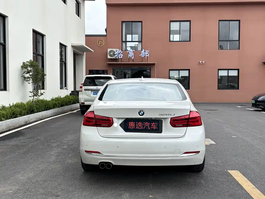 BMW 3 Series — миниатюра 8