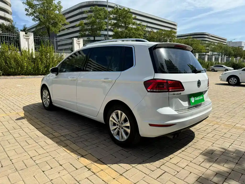 VOLKSWAGEN GOLF*JIAYU