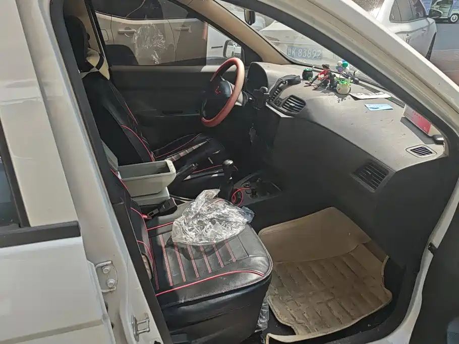 Wuling Hongguang — миниатюра 8