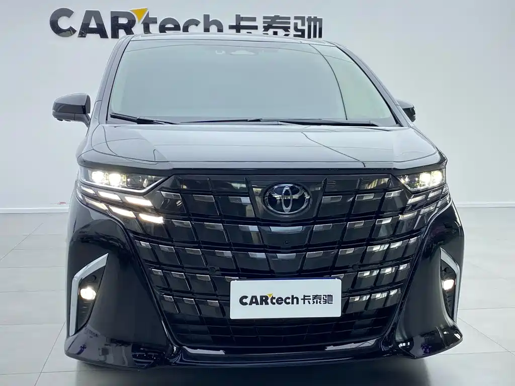 Toyota Alphard — миниатюра 11