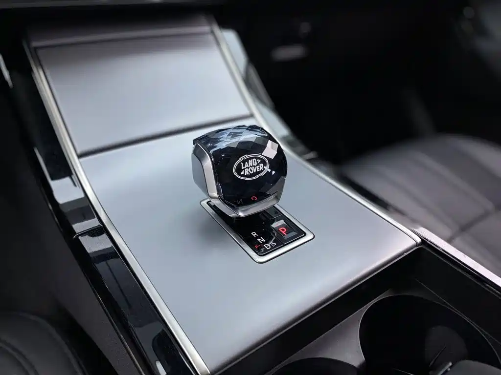 Land Rover Velar — миниатюра 11