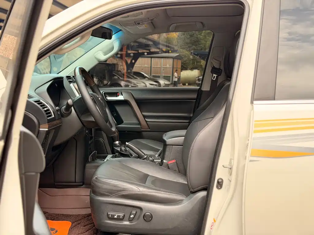 Toyota Prado — миниатюра 10