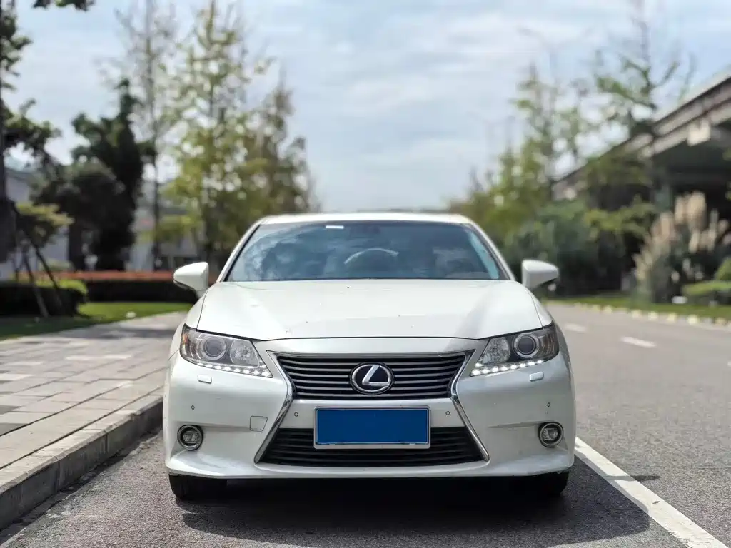 Lexus ES — миниатюра 2