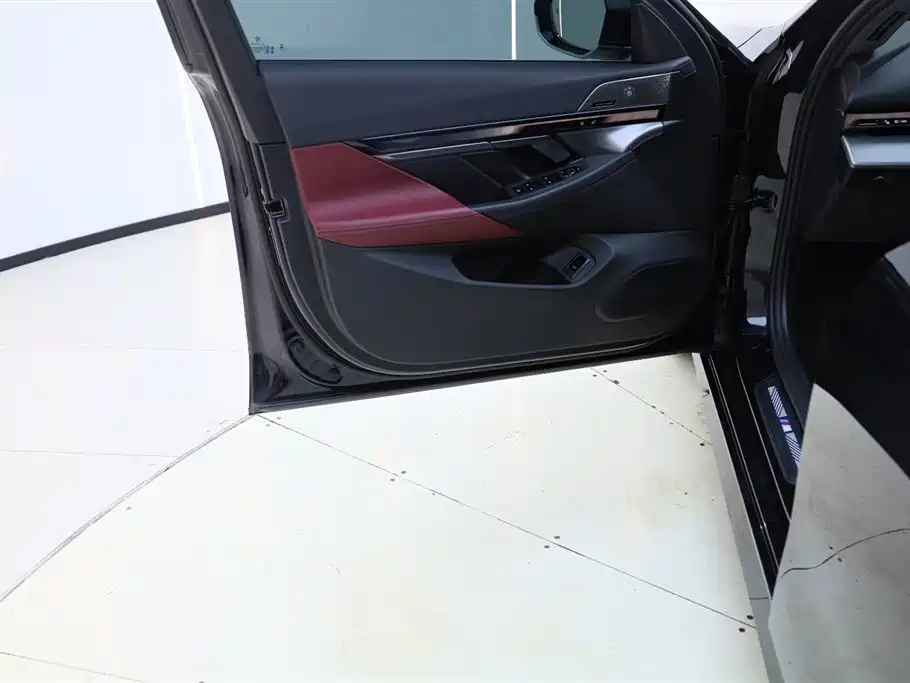 BMW i5 2025