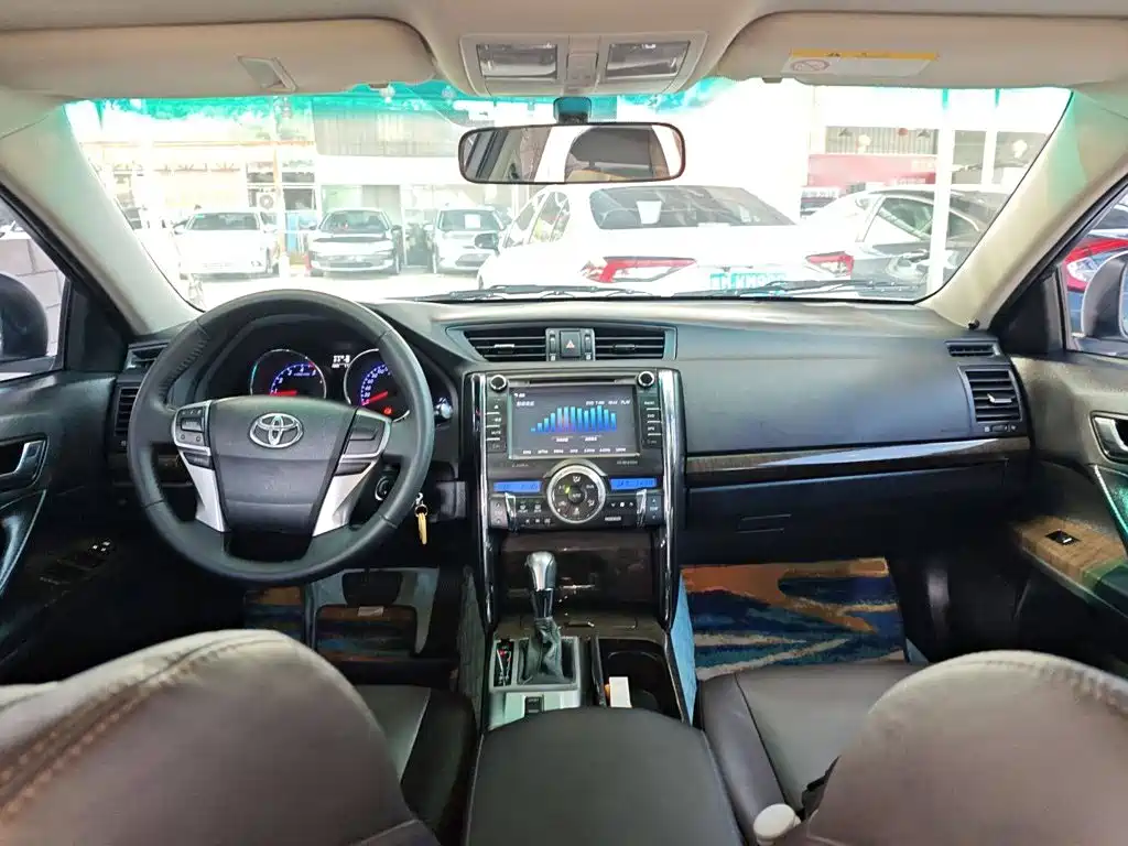 Toyota Reiz — миниатюра 10