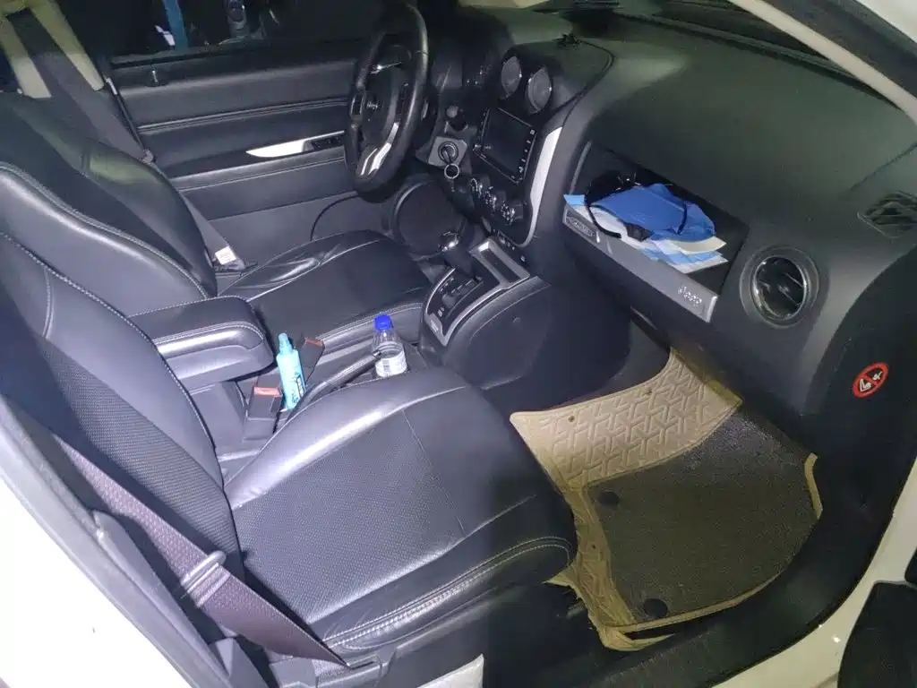 Jeep Compass (Import) — миниатюра 19