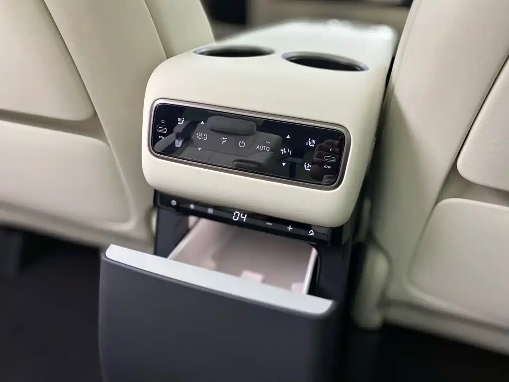 Li Auto Li MEGA — миниатюра 25