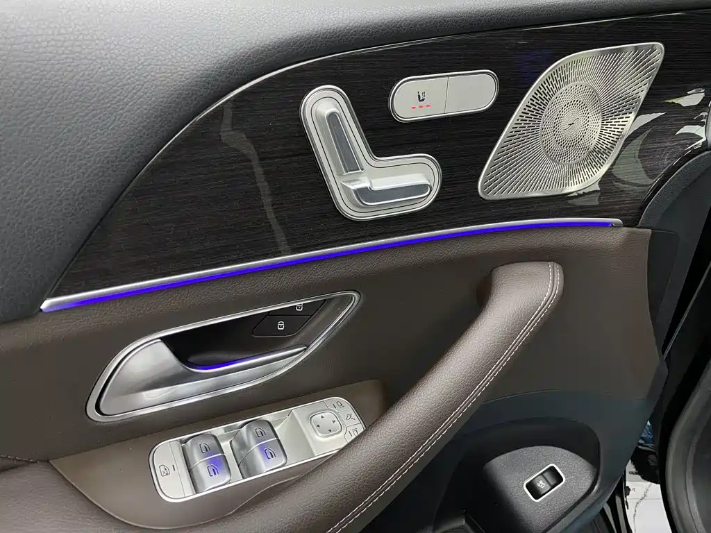 Mercedes-Benz GLE (Import) — миниатюра 32