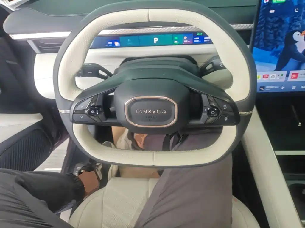 Lynk & Co 10 — миниатюра 11
