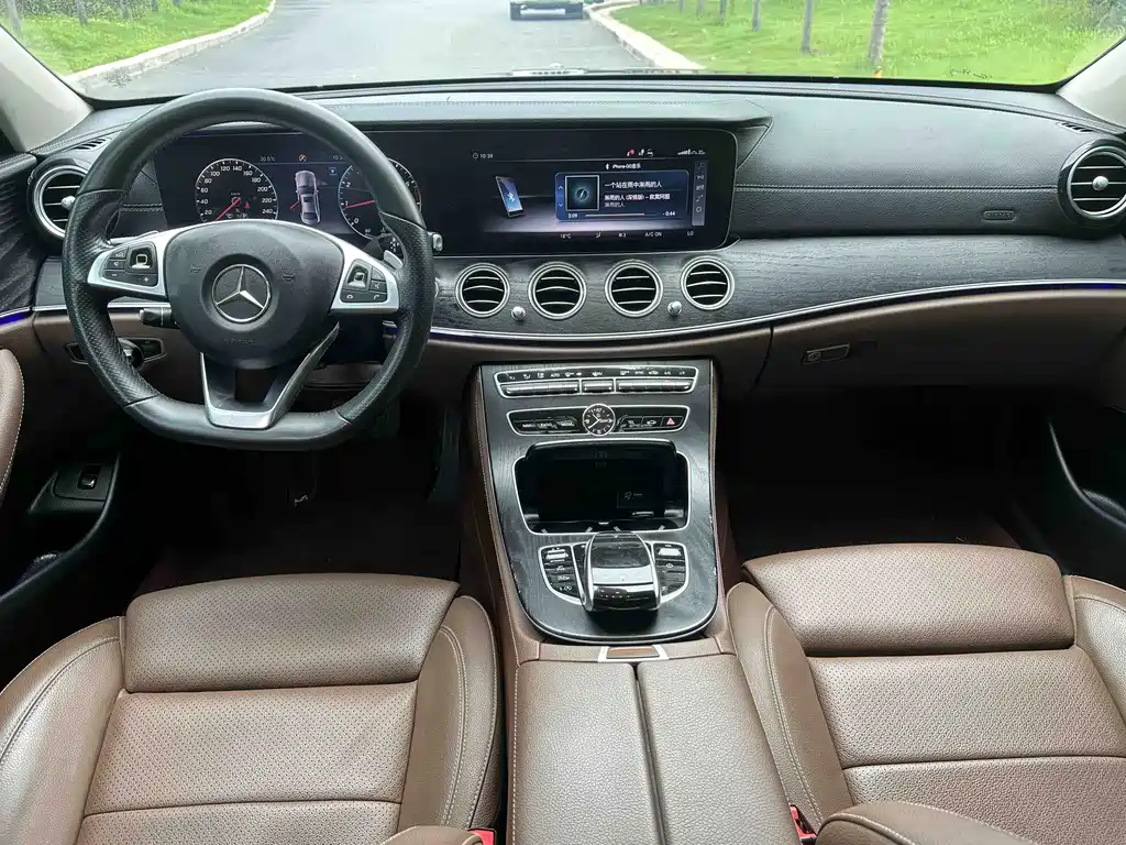 Mercedes-Benz E-Class — миниатюра 6