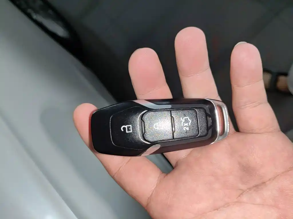 Ford Mondeo — миниатюра 9