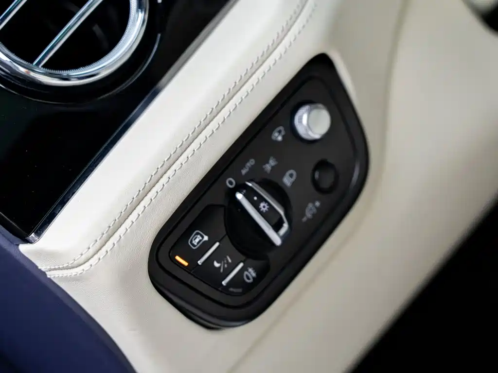 Bentley Bentayga — миниатюра 21