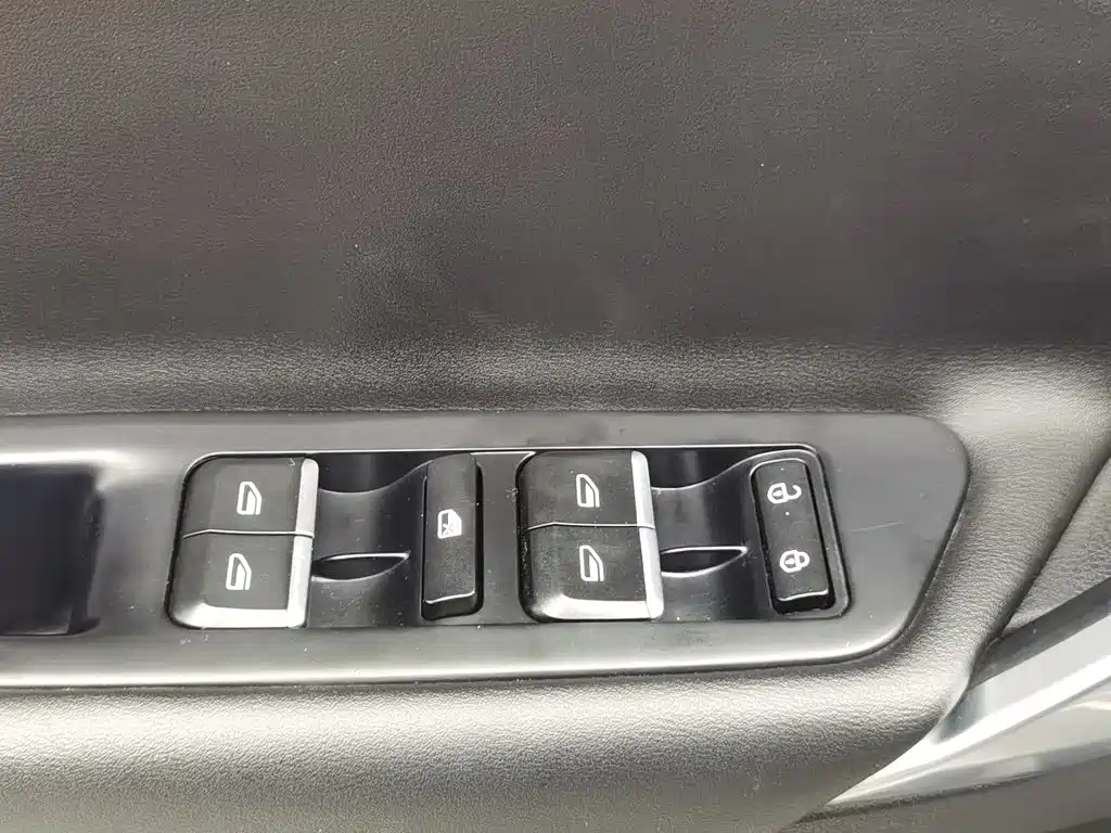 Geely Boyue — миниатюра 9