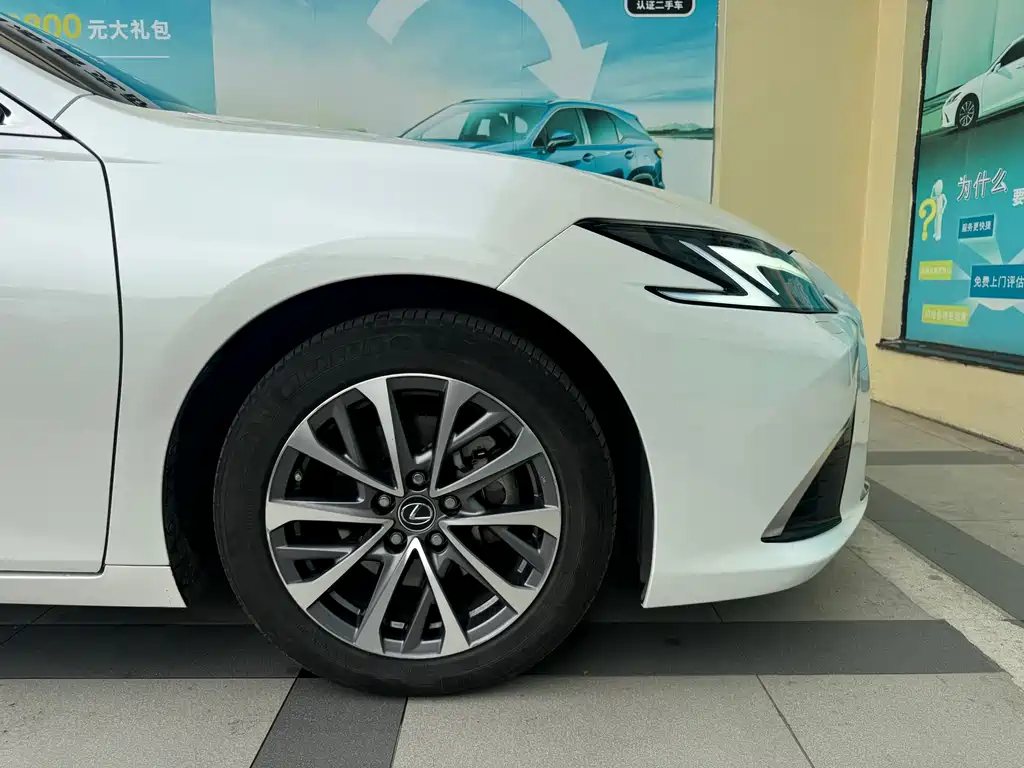 Lexus ES — миниатюра 7