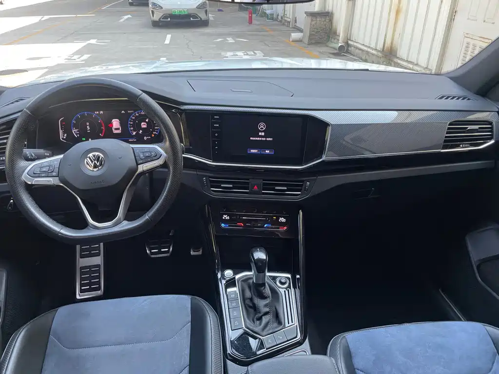 Volkswagen X — миниатюра 9