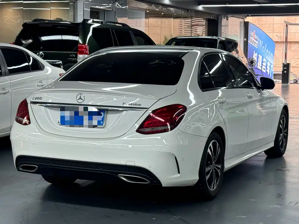 Mercedes-Benz C-Class — миниатюра 6