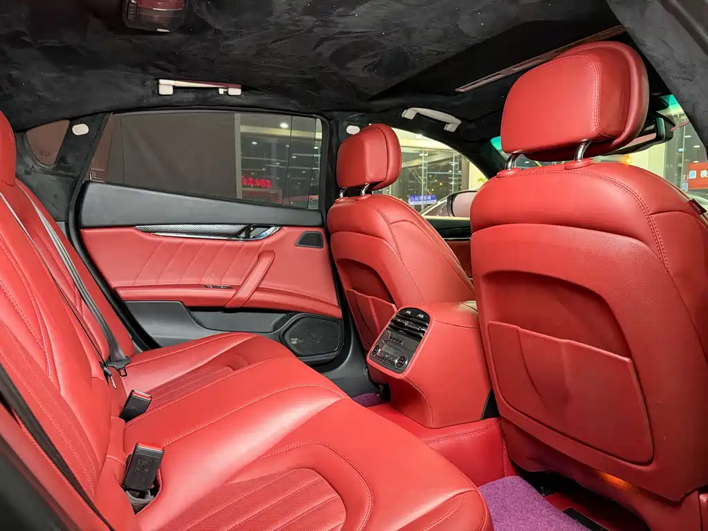 Maserati Quattroporte — миниатюра 14