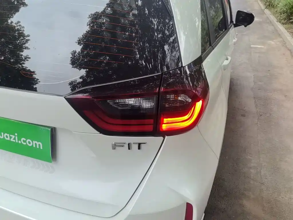 Honda Fit — миниатюра 8