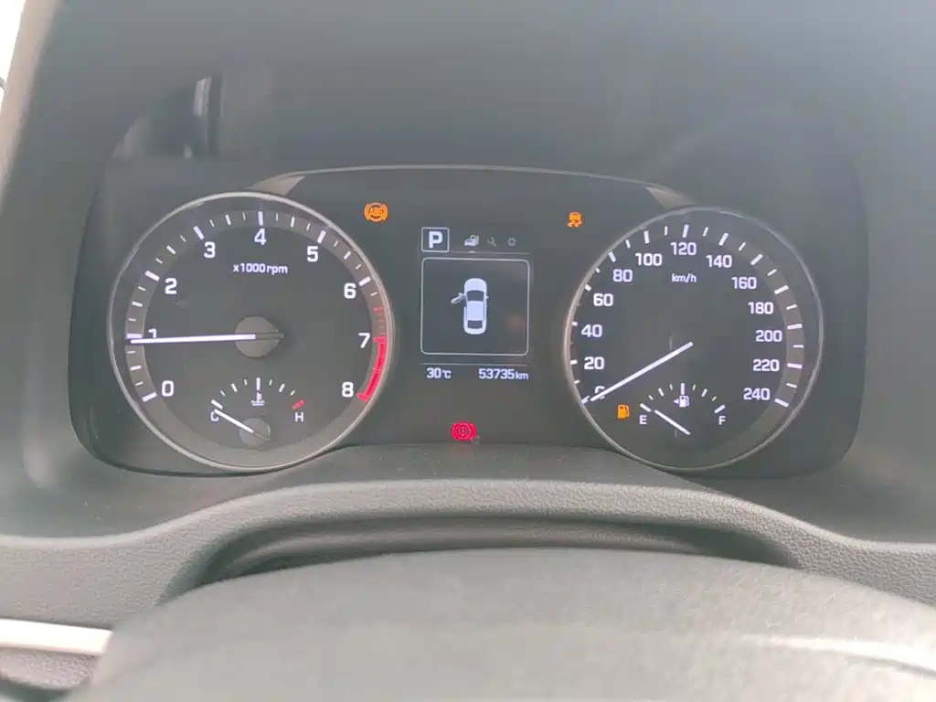 Hyundai Elantra — миниатюра 12